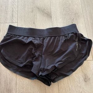 Ultimate Direction Shorts ( Size MEDIUM)